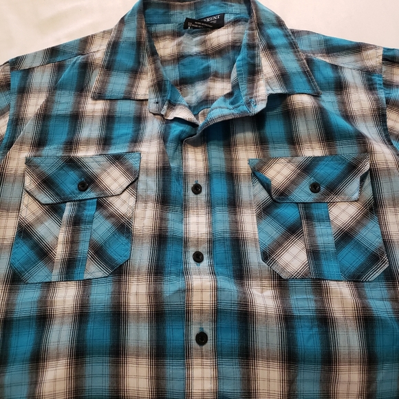 IRREVERENT SHORT SLEEVE BUTTON UP SHIRT...SIZE-LARGE - Picture 3 of 7